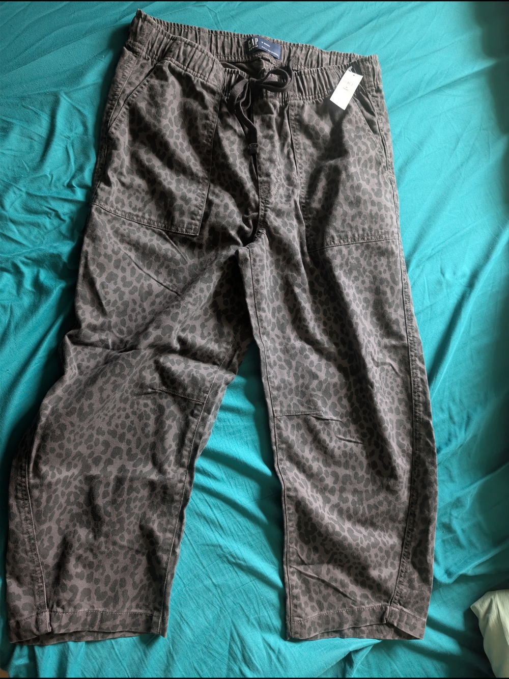 NWT Gap Barrel Pull-on Leopard Jeans